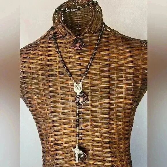 Jewelry - Vintage Carved wood bead st joseph rosary